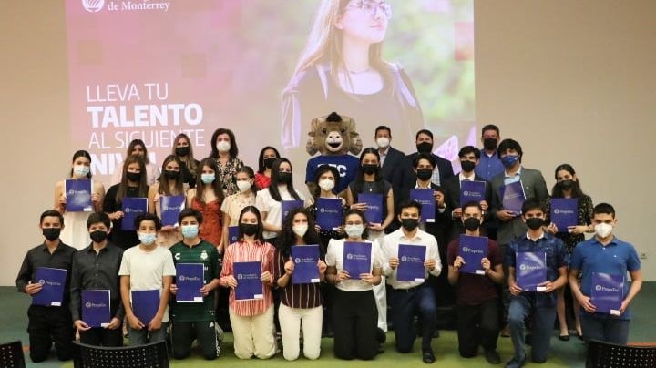 Instituto Tecnológico de Monterrey campus Obregón realiza entrega de becas al Talento Académico