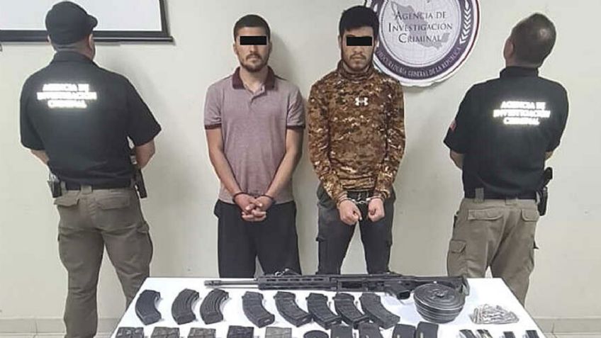 Alto al crimen: Aseguran a dos personas, armas de fuego, cartuchos y cargadores en SLRC