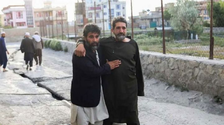 Explosión deja 50 muertos en mezquita de Afganistán durante oraciones del Ramadán