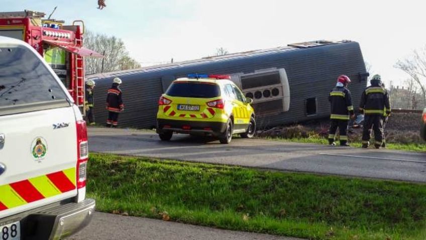 Final fatal: Camioneta no consigue ganarle el paso al tren y deja un saldo de 5 muertos