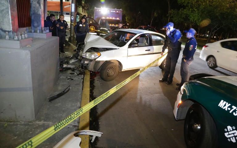 Autoridades se movilizan por choque en CDMX.