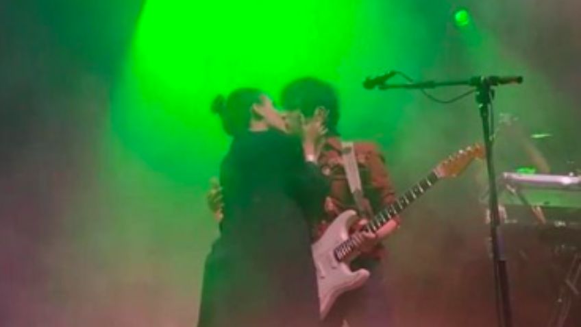 ¡Qué viva el amor! Yuya y Siddartha conquistan a sus fans tras demostrarse afecto en pleno concierto