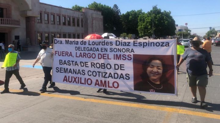 Ciudad Obregón: Trabajadores se manifiestan en contra de la delegada del IMSS