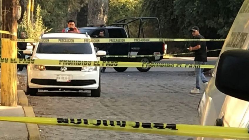 Localizan tres cuerpos dentro de la cajuela de un automóvil abandonado en Morelos