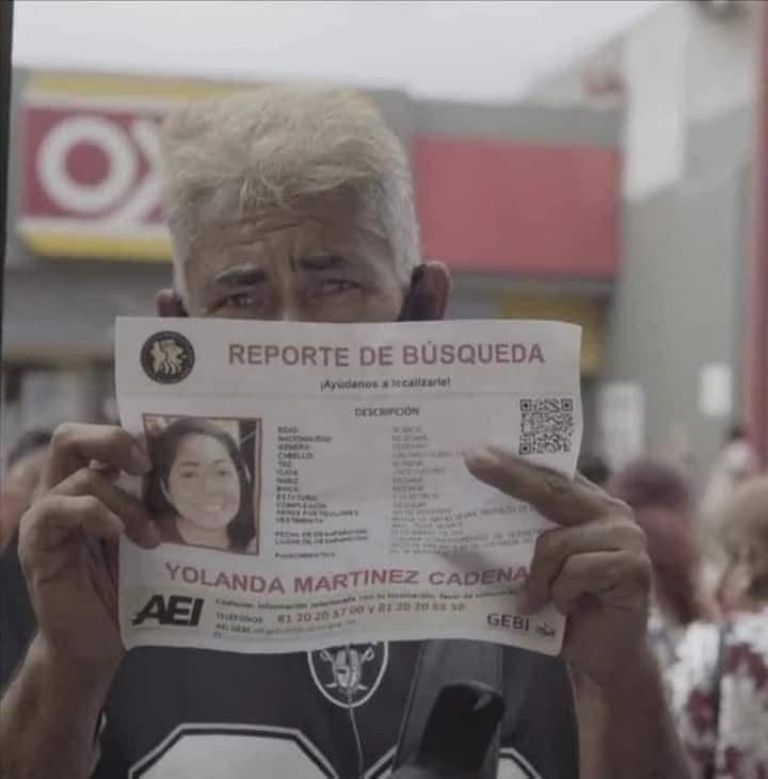 En la imagen, el padre de Yolanda Martínez, quien buscó a su hija durante más de un mes.