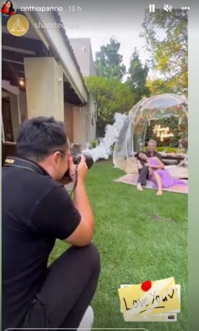 Cinthia Aparicio y Alexis Ayala en sesión fotográfica