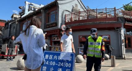 Alumnos de la Universidad de Pekín protestan por políticas de cero tolerancia contra el Covid-19