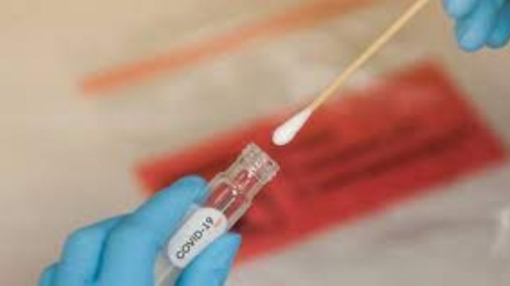 Insólito: Mujer traga por error una prueba contra Covid-19 y va al quirófano de emergencia