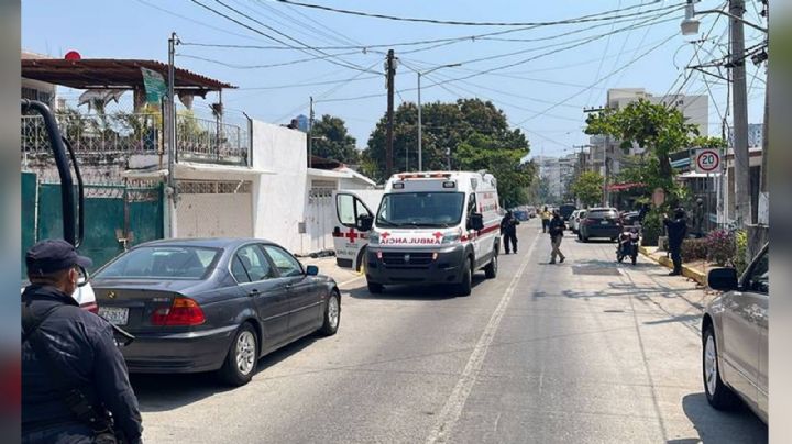 Hombre es privado de la vida al caminar por calles de Acapulco; le dispararon cinco veces