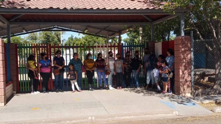 Cajeme: Padres del jardín de niños 'Lombardo Ríos' piden destitución del conserje