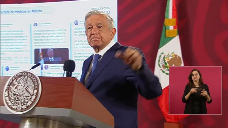 El presidente AMLO informó que compartirá cuáles son las plazas disponibles para médicos en México.