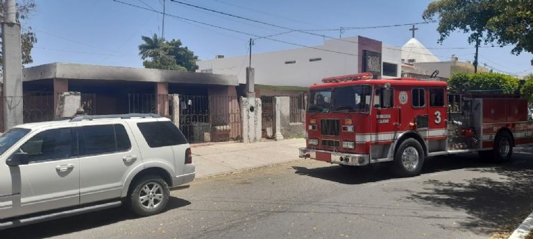 Los estragos del incendio ocurrido en la colonia Chapultepec, de Ciudad Obregón