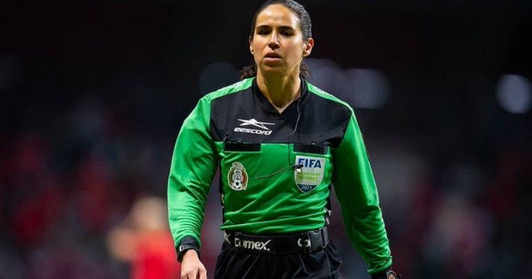 Karen Díaz es la primer árbitra mexicana que será asistente en una Copa del Mundo. Créditos: Twitter 