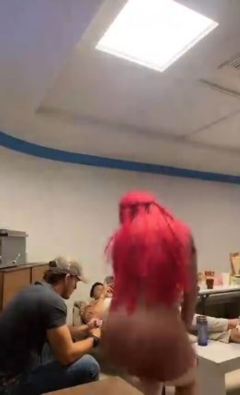 'La Bebeshita' hace baile a Aristeo 