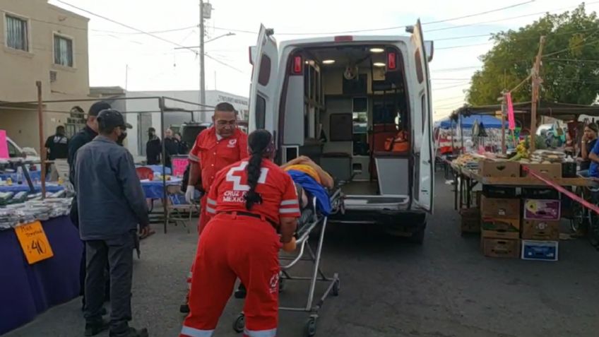 Cajeme: Hombre y mujer son atacados a balazos frente a comerciantes en el tianguis de Villa Bonita