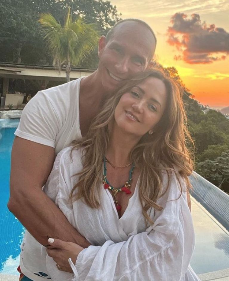 Andrea Legarreta y Erik Rubín