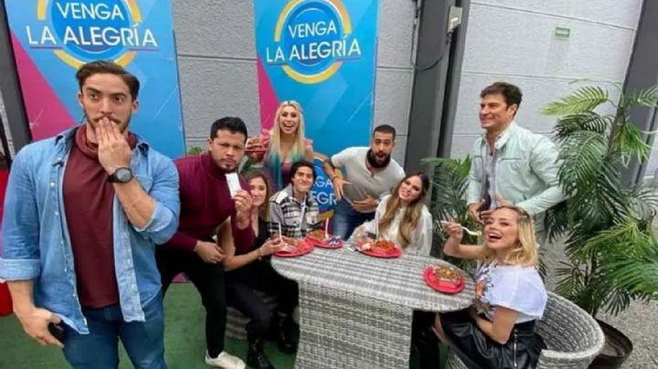 FOTO: Conductoras de 'VLA' sufren tremendo accidente en plena transmisión del show