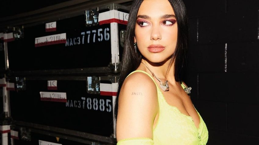 Debió doler: Dua Lipa sufre accidente en pleno concierto y demuestra que no canta en vivo