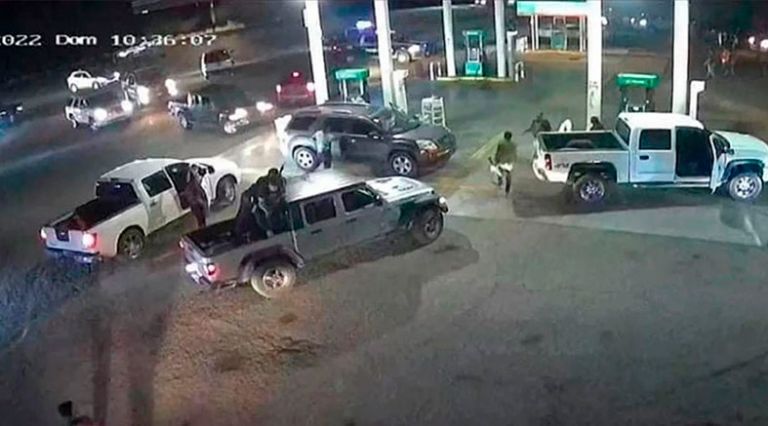El pasado sábado, un comando armado robó tres patrullas en Sonora