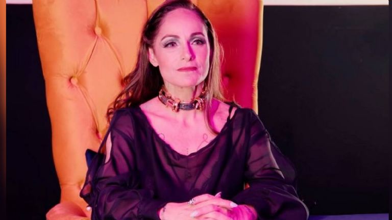 Lolita Cortés revela que su mamá le bajó el autoestima