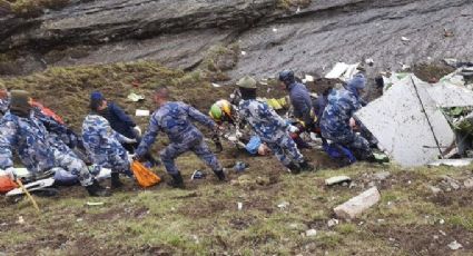 Nepal confirma que no hay supervivientes tras el desplome de un avión; ubican 21 cuerpos