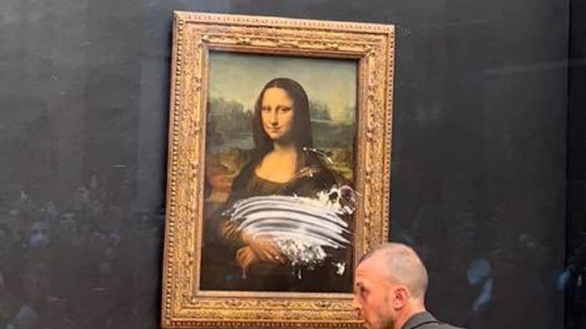 De no creer: Sujeto lanza pastel a 'La Gioconda', pintura de Leonardo Da Vinci exhibida en el Louvre