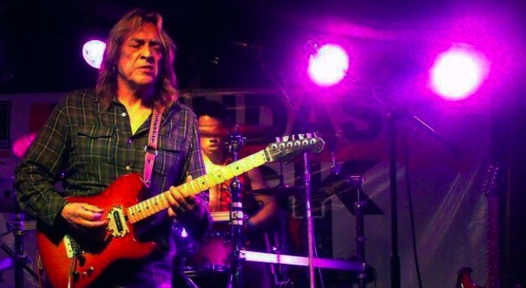 Jesús Corona, guitarrista de la banda Isis 