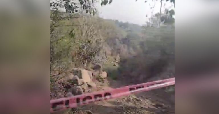 Autoridades llegan a la escena del crimen