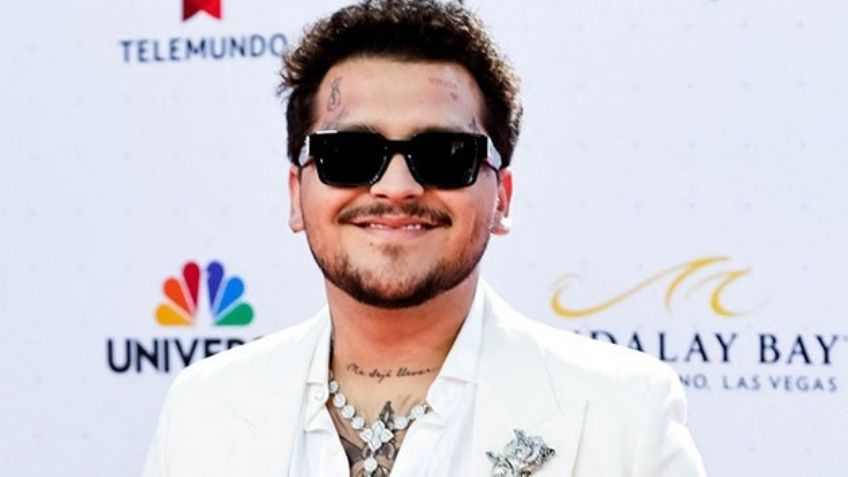 FOTO: ¿Fue peligroso? Christian Nodal sufre accidente en pleno concierto; esto le pasó