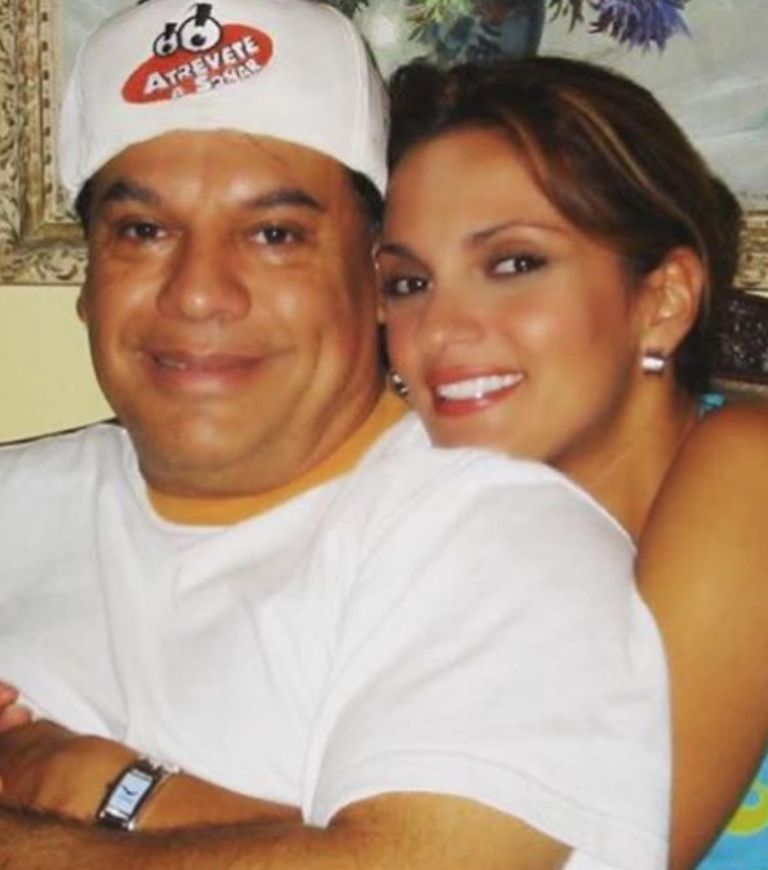 Juan Gabriel y Mariana Seoane