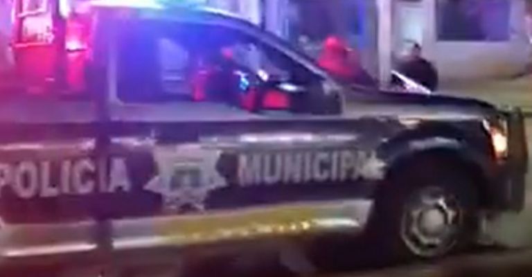 Autoridades llegan al lugar de los hechos