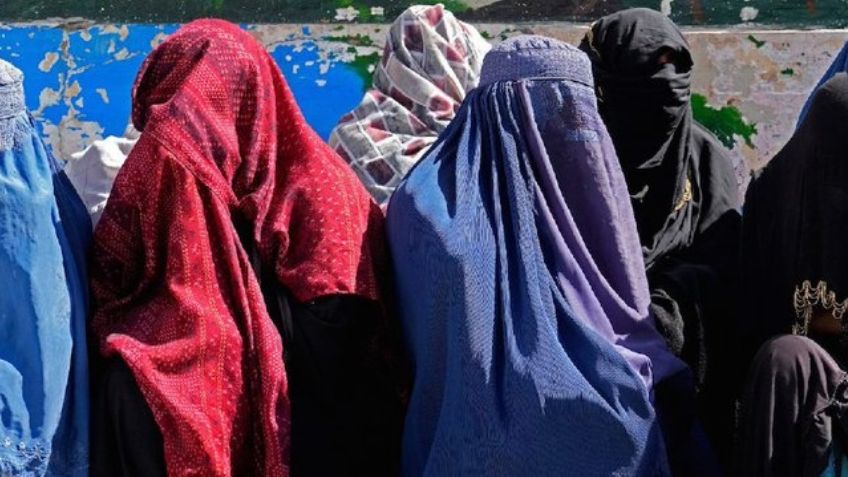 De no creer: Talibanes califican de 'animales' a las mujeres que se oponen a usar burka