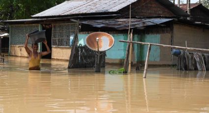De terror: Alrededor de 70 personas pierden la vida después de severas inundaciones