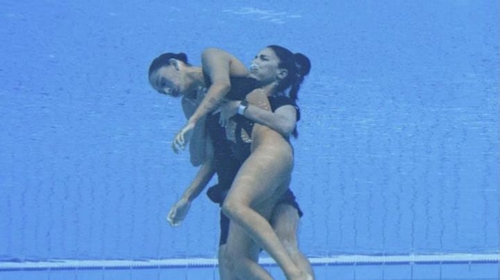 De infarto: Tras desmayarse en plena competencia, nadadora tendrá otra oportunidad