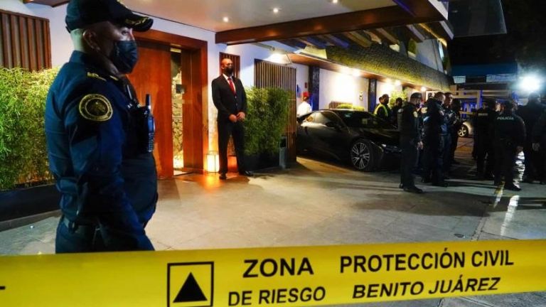 Autoridades acordonaron la zona en donde ocurrió el feminicidio de la cantante Yrma Lydya. Foto: Twitter