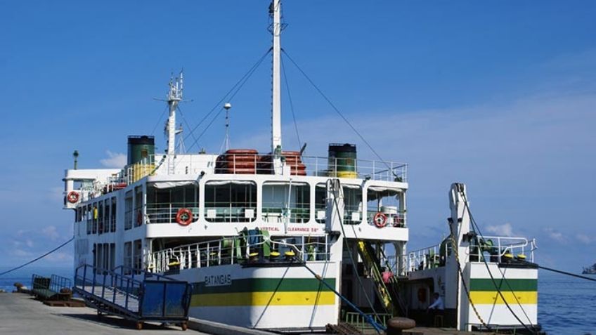 Tragedia en Filipinas: Transbordador con más de 160 pasajeros se incendia; hay una víctima mortal