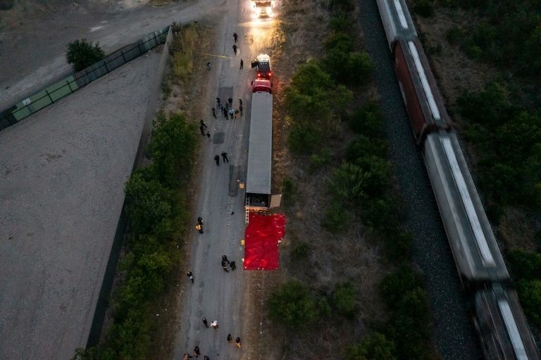 Números de migrantes muertos en Texas sube a 50. Foto: Twitter