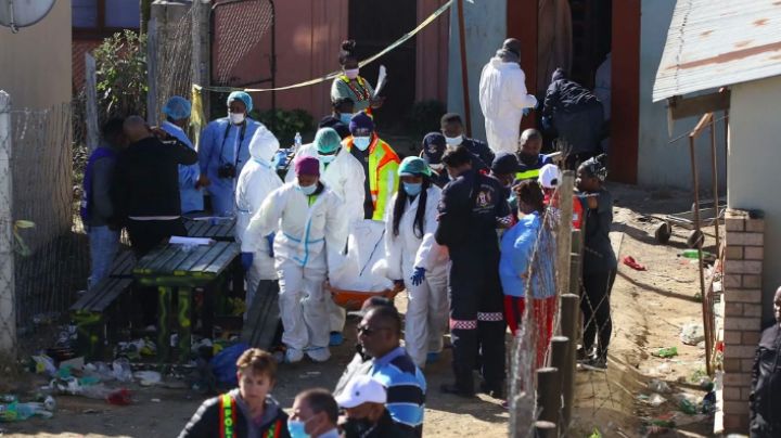 Revelan posible causa de muerte de jóvenes hallados sin vida en un bar de Sudáfrica