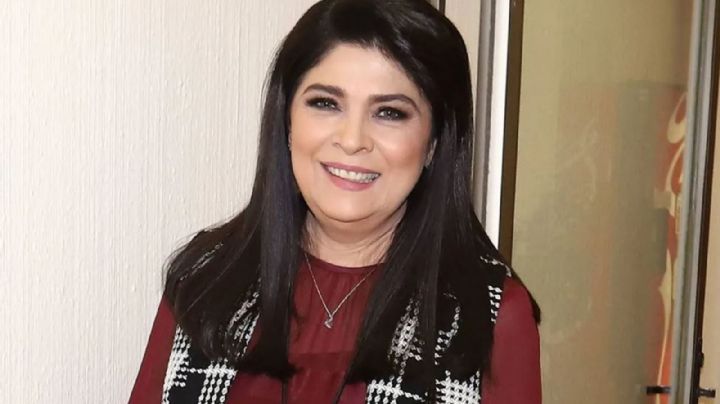 Sorprendida, Victoria Ruffo presume FOTO del curioso regalo de cumpleaños que recibió