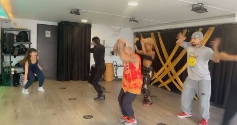 Gloria Trevi 'latiguea' a su ballet