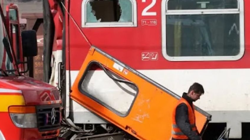 Inexplicable: Choque de trenes en Eslovaquia deja varios heridos; 30 fueron hospitalizados