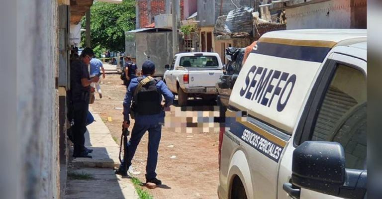 Semefo llega al sitio del crimen