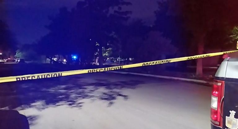 Autoridades acordonaron el área donde fue hallado el cuerpo sin vida. Foto: Facebook