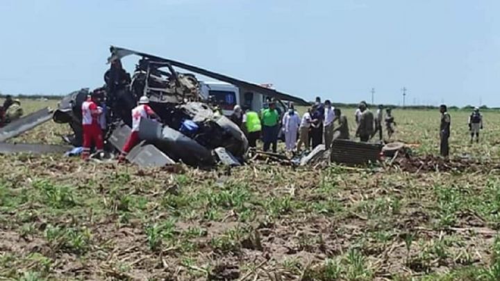 Peritos revisan área donde cayó helicóptero que dejó 14 muertos de la Marina en Sinaloa