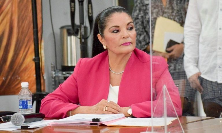 En la imagen, la exalcaldesa María del Rosario Quintero. Foto: Internet