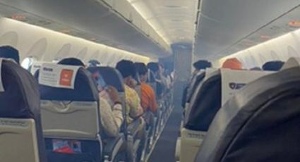 De terror: En pleno vuelo, cabina de un avión se llena de humo; aeronave aterriza de emergencia