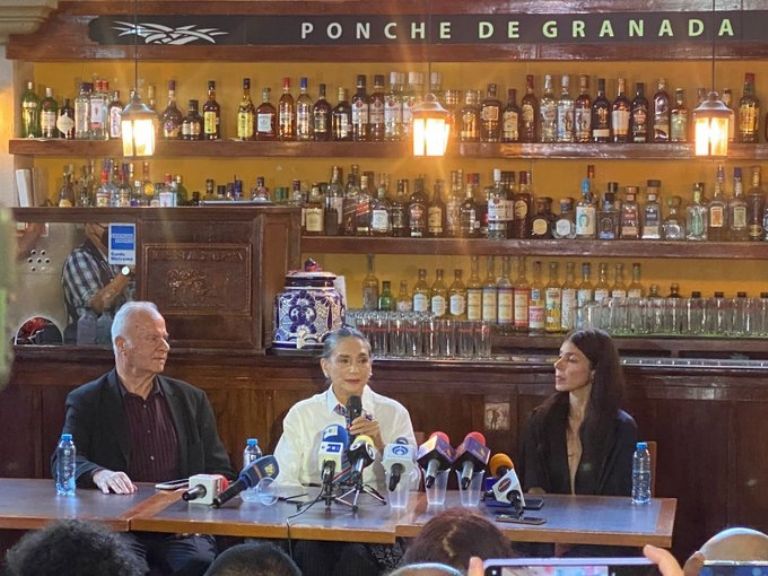 Eugenia León no se presenta conferencia de prensa