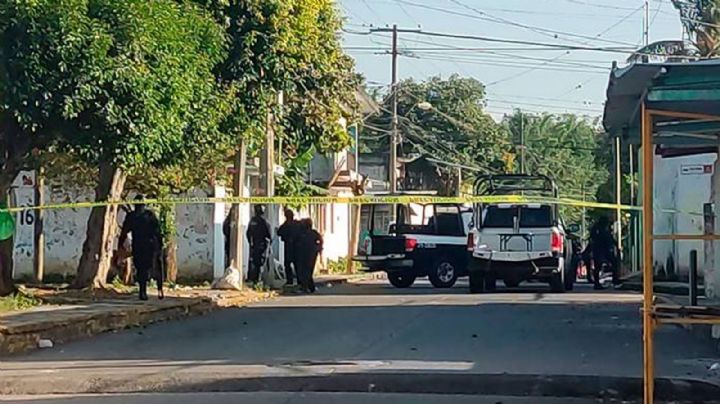 Brutal feminicidio: En presencia de transeúntes, solitario pistolero aniquila a tiros a una mujer