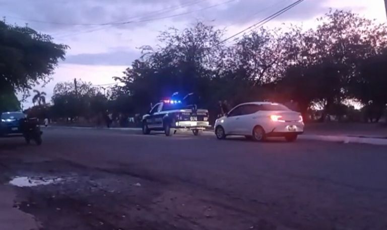 Autoridades se movilizaron por la presencia de un cuerpo sin vida en un parque de Ciudad Obregón. Foto: Facebook