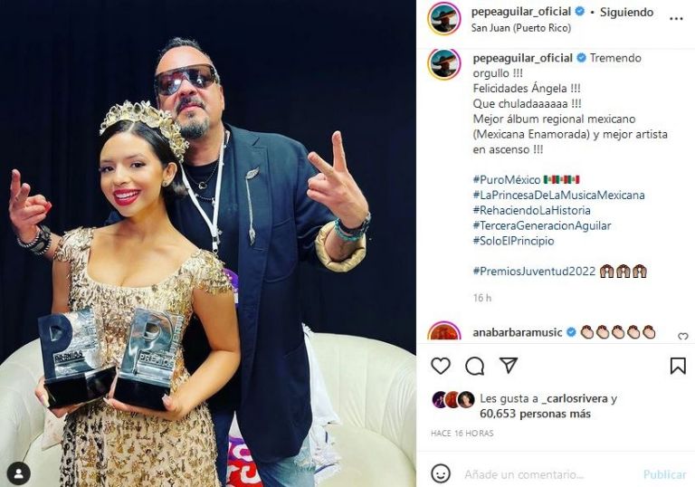 Pepe Aguilar felicita a Ángela Aguilar en los Premios Juventud